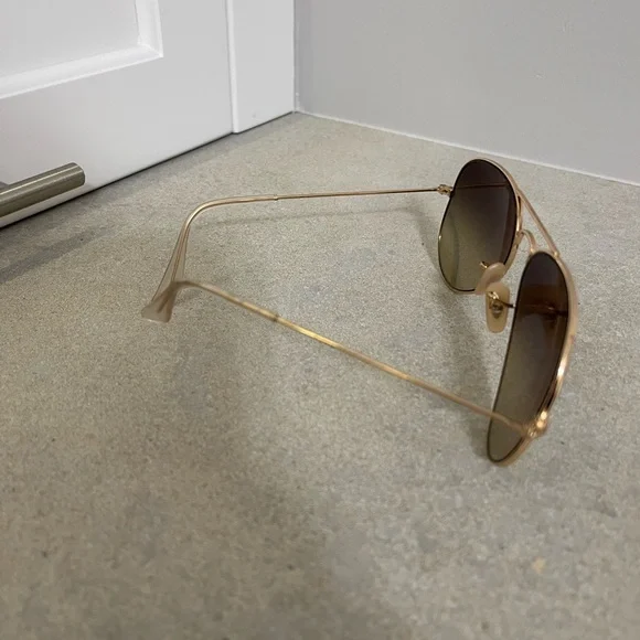 Ray-Ban Gold Aviator Sunglasses with Pink Lenses - Picture 4 of 8